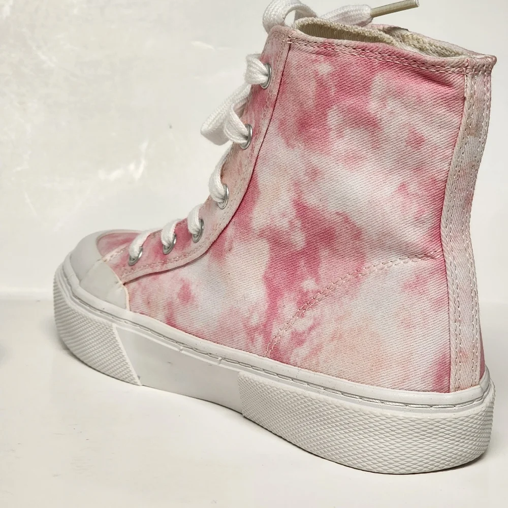 Hi Top Sneakers size